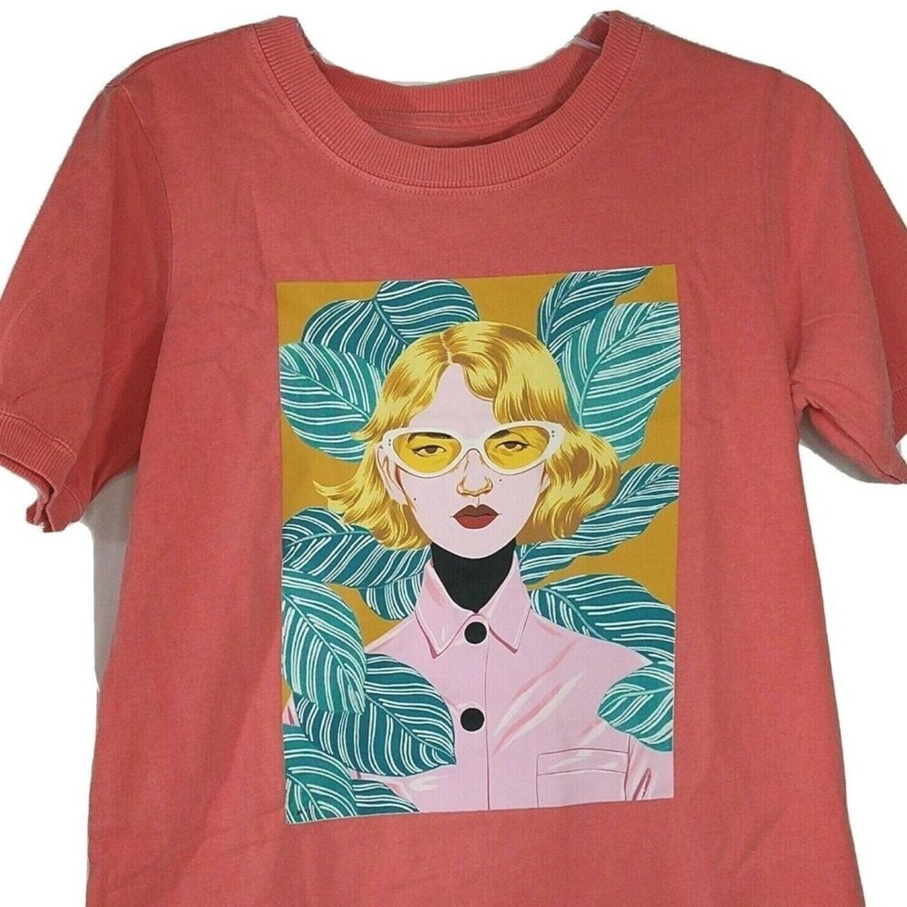 Bijou Karman Graphic T-Shirt Ribbed Hem Women Size XS Pink Salmon Short Sleeve